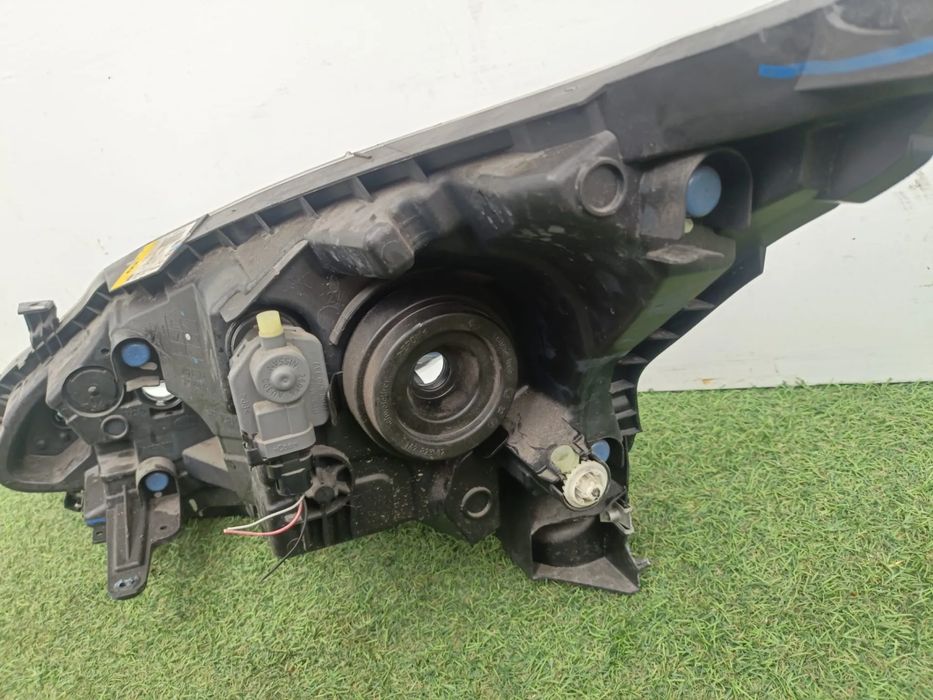 Ótica / farol direita NISSAN NV200/Evalia Combi (M20)