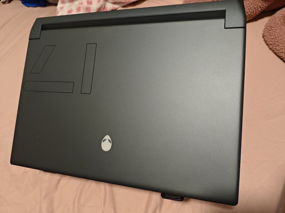 Alienware M17 R5 como Nova