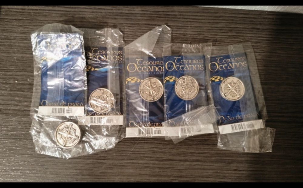 Peças soltas de xadrez64739664056193123