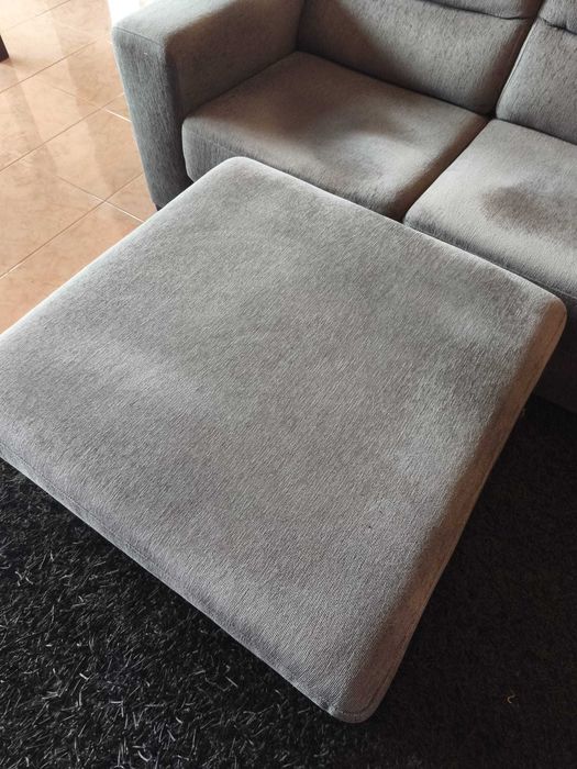 Sofá 3 Lugares Cinzento com Pufe Apoio de Pés