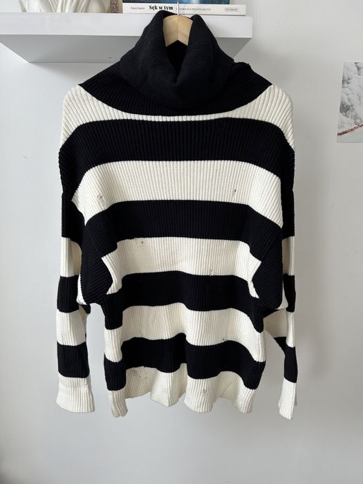 Sweter zara uniwersalny golf czarno Biały z dziurami