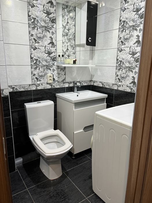 Сдам  1 квартиру по суточно  свет круглосуточно 2+1