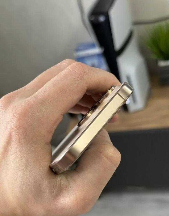 iPhone 16 Pro, 256 ГБ, SIM + eSIM