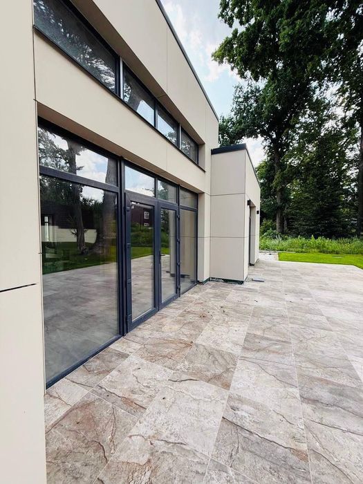 Продаж будинку з ремонтом в закритому КМ в Лісниках, 8 соток, газ