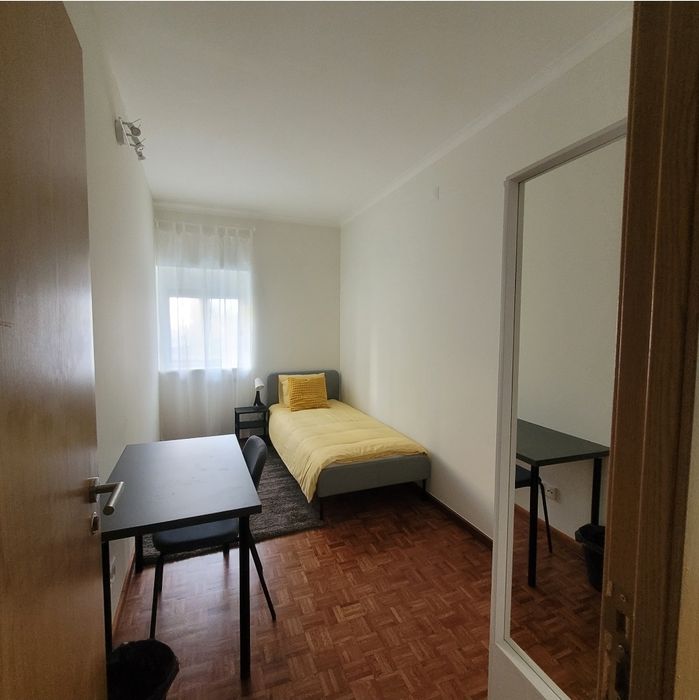 Quarto para arrendar junto à Universidade Lusíada – Fonte da Moura