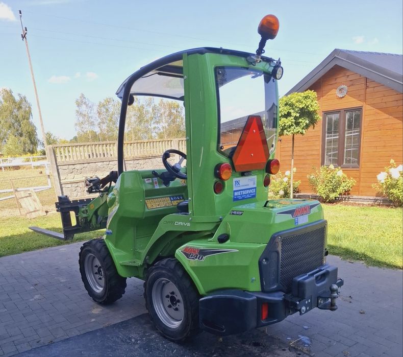 Ładowarka miniładowarka Avant 640 650 635