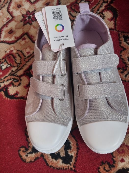 Продам нові кеди дитячі