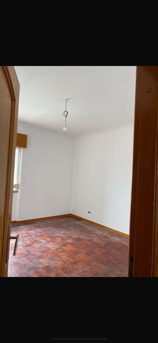 Serviço de reparação e obra