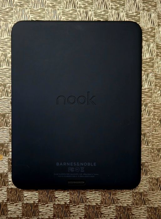 Електронна книга NOOK Glowlight 4e