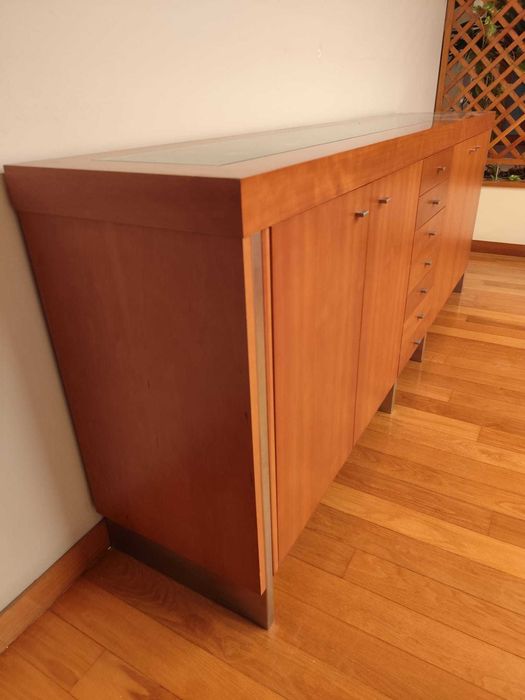 Aparador 250cm em Cerejeira com Inox
