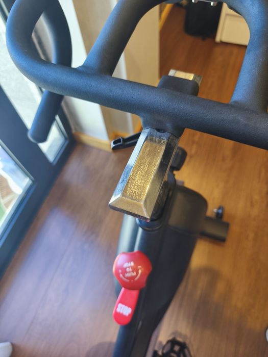 Bicicleta de exercício com pouco uso