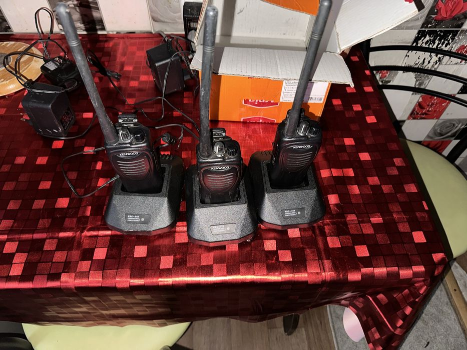 Рації Kenwood (3 штуки) — у відмінному стані!
