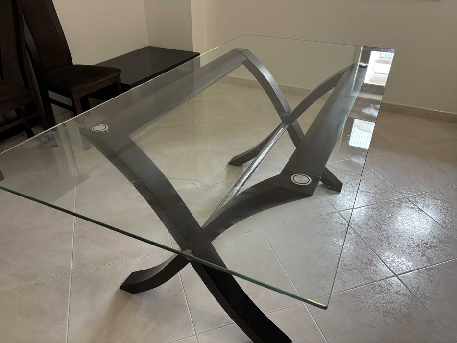 Mesa com tampo de vidro temperado (180cm x 90cm)