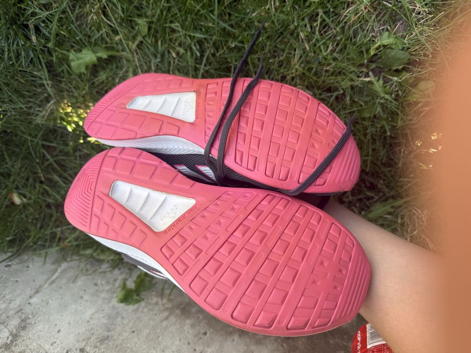 Кросівки Adidas жіночі, 41 розмір, оригінал