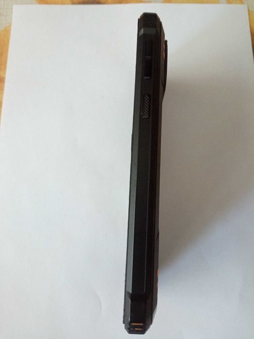 Захищений смартфон Oukitel wp20. Андроїд 12. Гарний стан, все працює.
