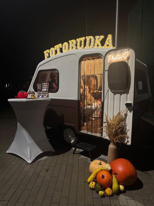 Luksusowa Fotobudka Niewiadówka fotoprzyczepa