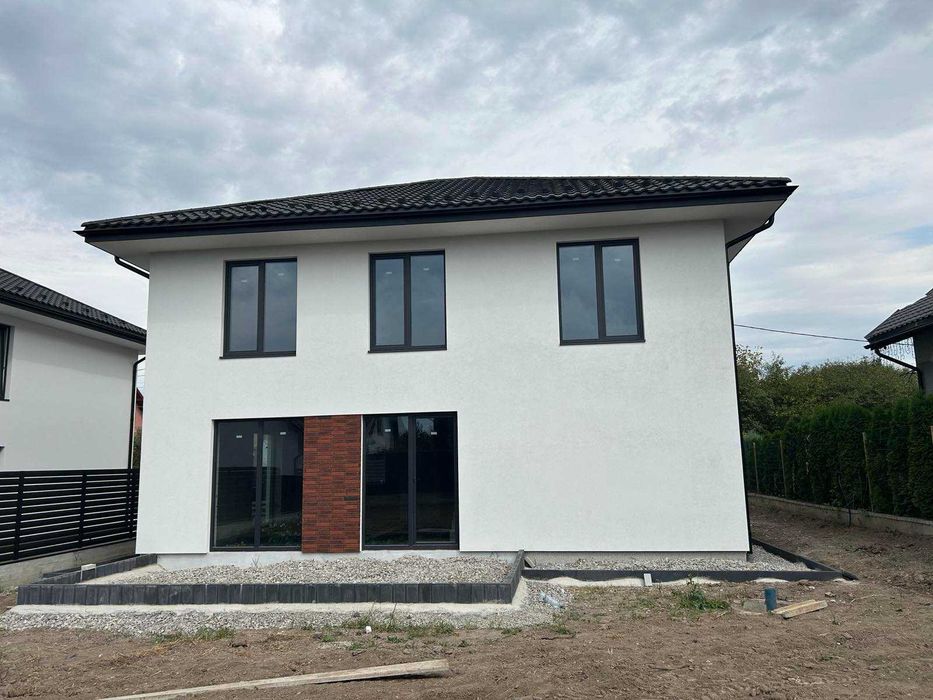 Продаж СУЧАСНОГО  ОСОБНЯКА  з ГАРАЖЕМ  та власною ділянкою 5 соток