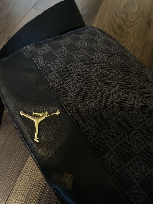 Сумка Jordan.