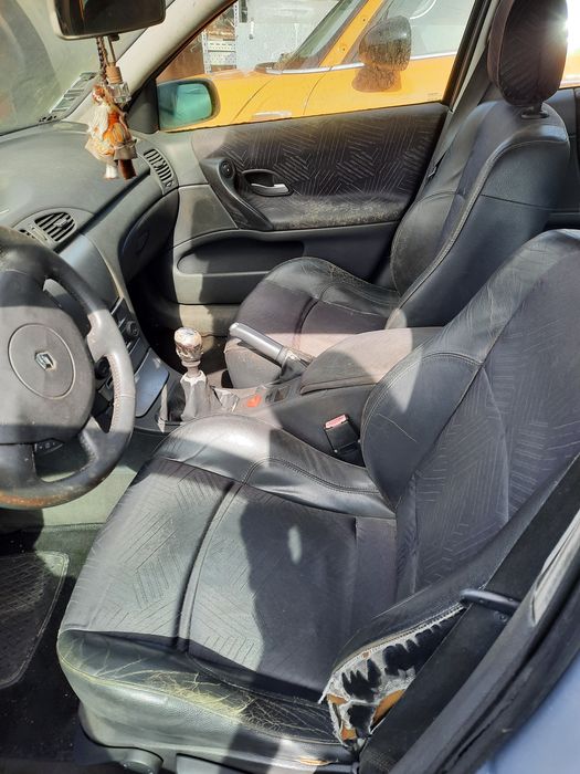 RENAULT Laguna II Hatchback (BG) 1.9 dCi Diesel 120 cv / 88 kW