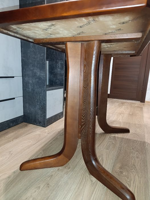 Стіл дерев'яний.Ясень.