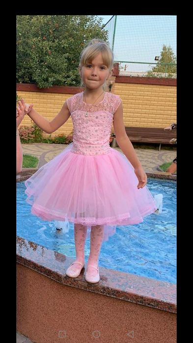 Нарядное платье 5-7 лет