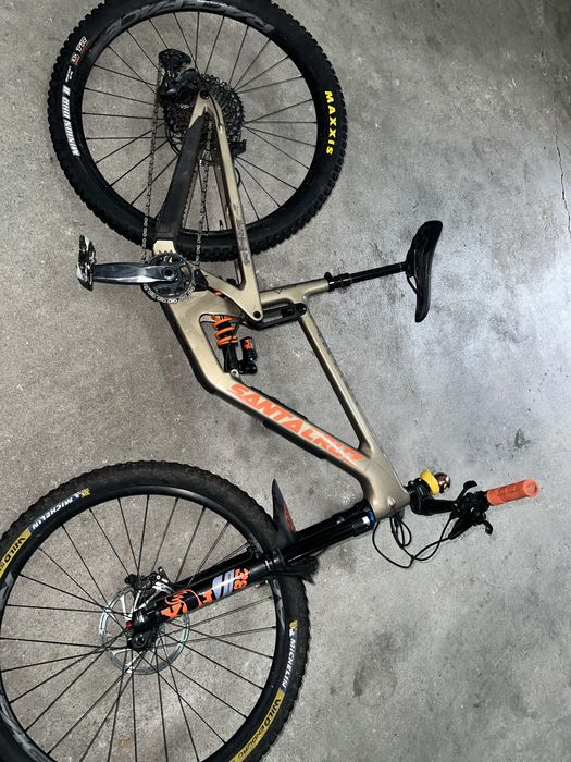 Santa Cruz megatower 2024