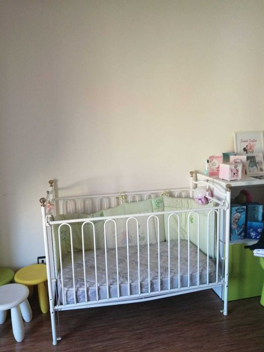 Cama de bebé branca - Berço