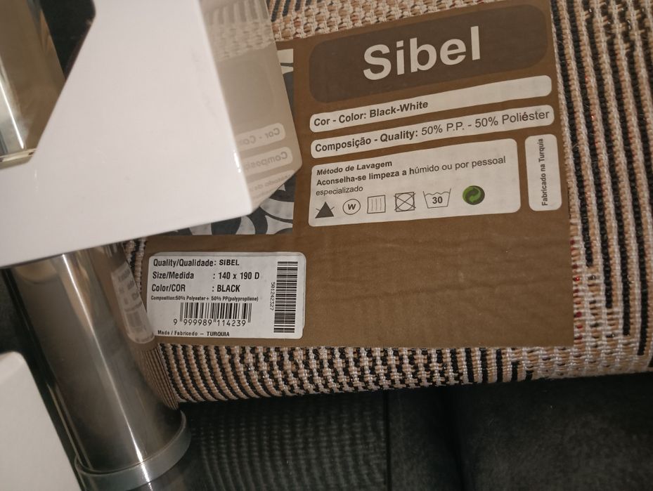 2 carpetes e 4 tapetoes