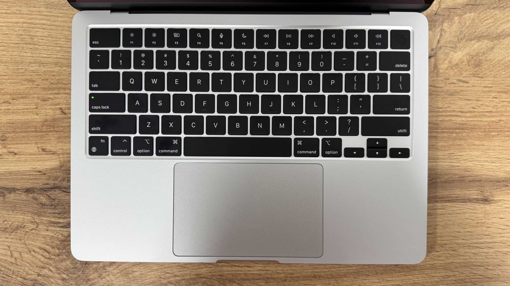 Apple MacBook Air 13.6" M3 (2024) – 16GB RAM, 256GB SSD