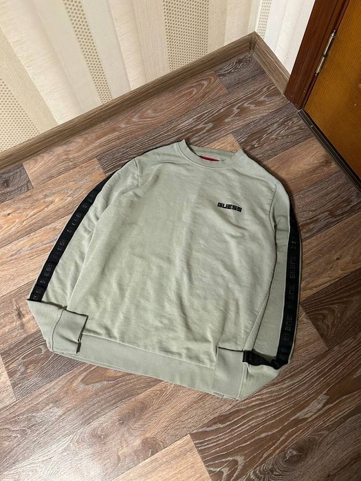 Продам світшот Guess