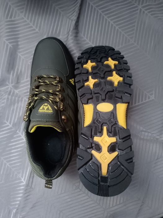 Чоловічі кросівки 45 р