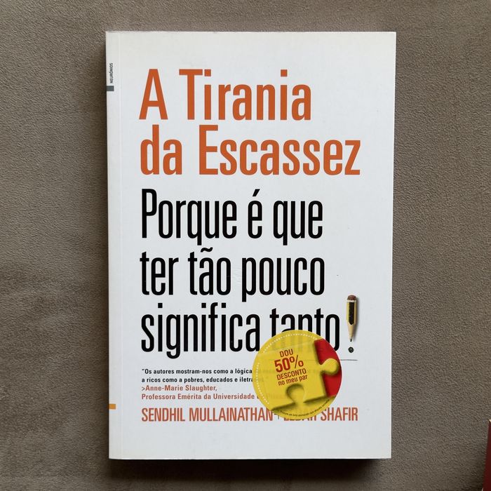 Lote de Livros de Economia Aplicada, Sociedade e Comportamento