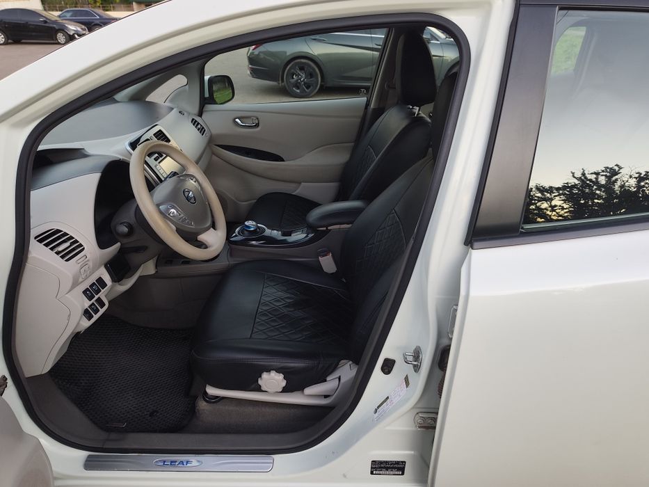 Nissan leaf в хорошем состоянии
