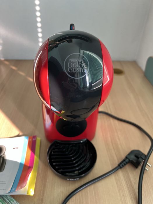 Кофеварка капсульная NESCAFE Dolce Gusto