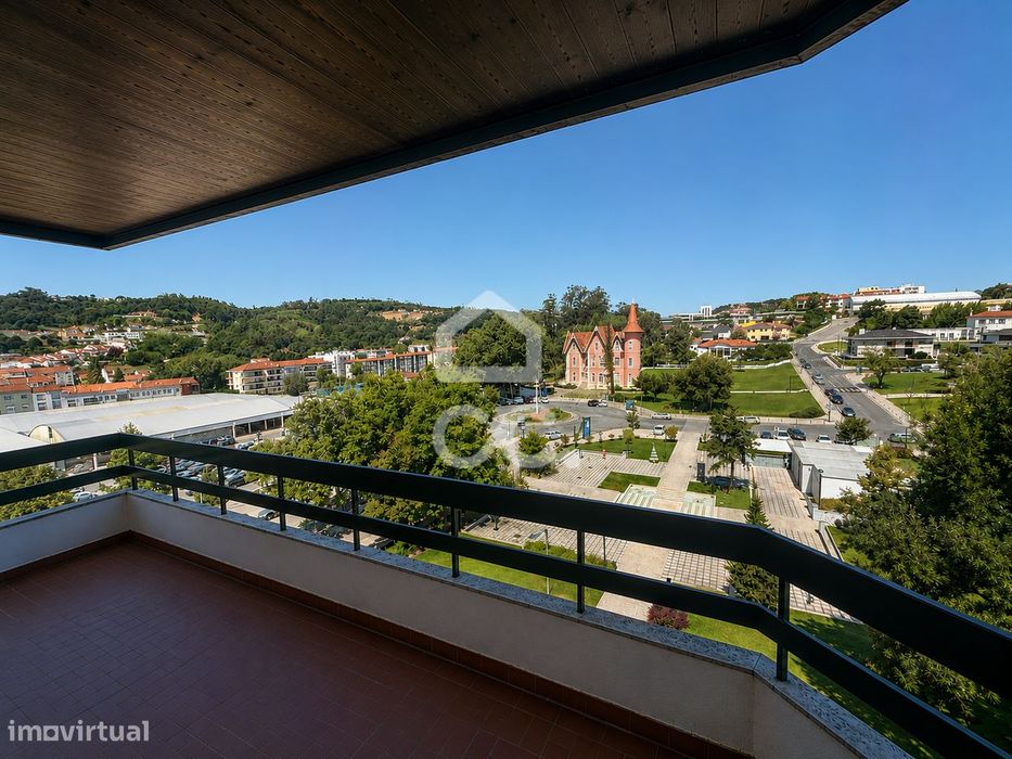 Apartamento T3 no centro de Alcobaça