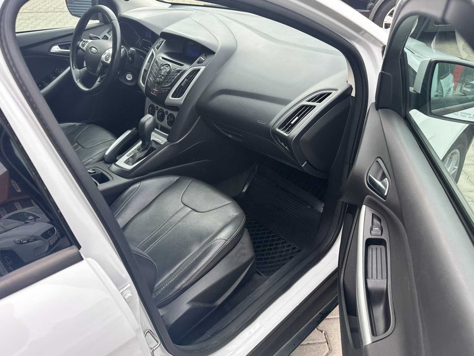 Ford Focus  2.0i  Automat