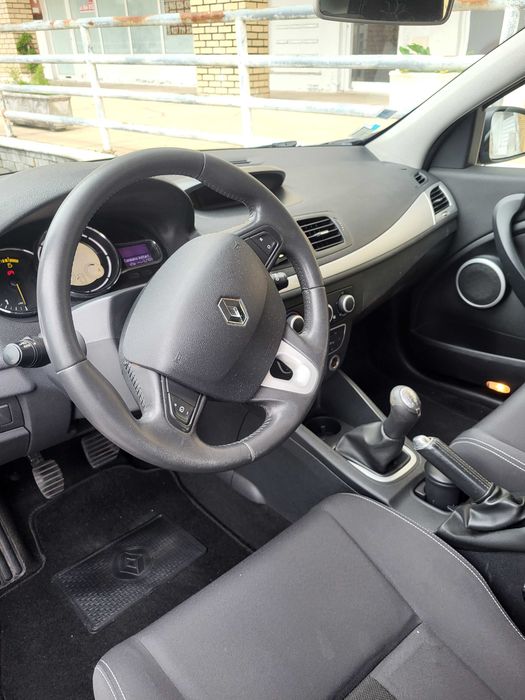 Automóvel carrinha megane 2010/11 DCI gasóleo 3.500 euros foto 4
