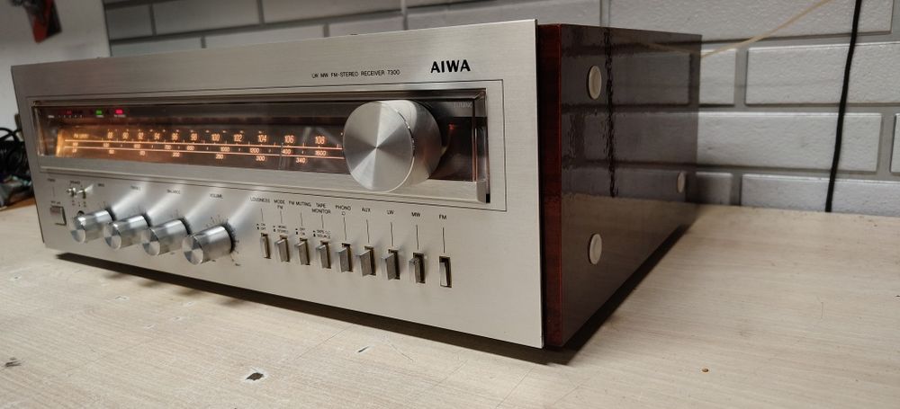 Amplituner AIWA AX-7300E. Vintage
