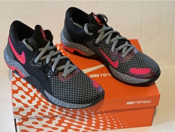 Nike Basketball Novas 44