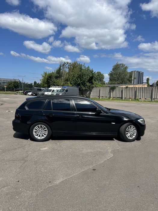 BMW 3 Series 2010 VIN WBAUS31090A831614 фото оголошення 3 з 8
