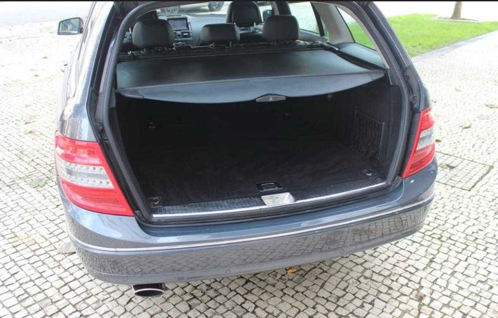 Carrinha Mercedes 220CDI Avangarde em excelente estado