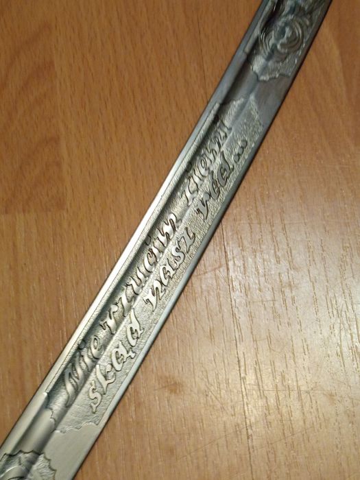 Szabla ze zdobieniami