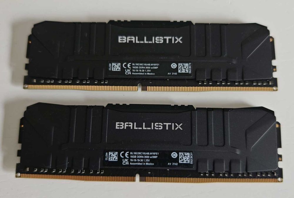Crucial Ballistix 32GB (2x16GB) DDR4-3600 CL16 Black