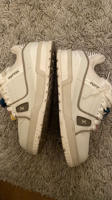 Tenis branco Lv bom estado