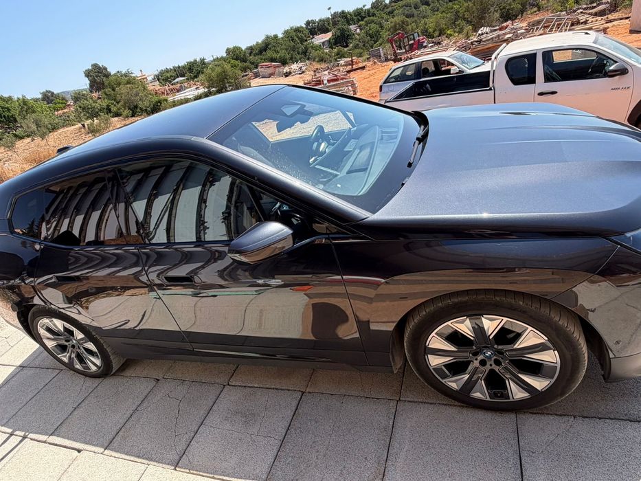 BMW iX — fotografia 2
