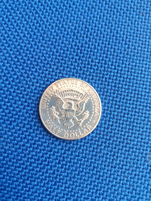 Três Moedas em prata