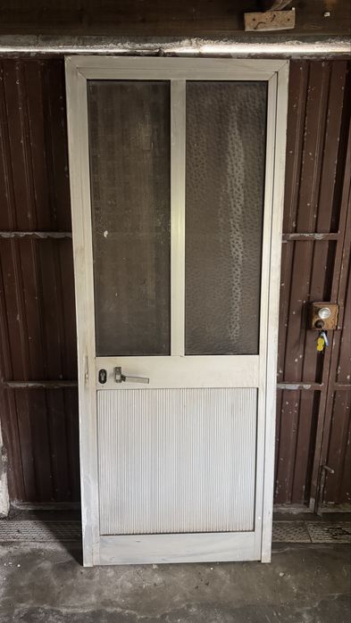 Porta + Janela Alumínio  – Vidro Simples – Bom Estado