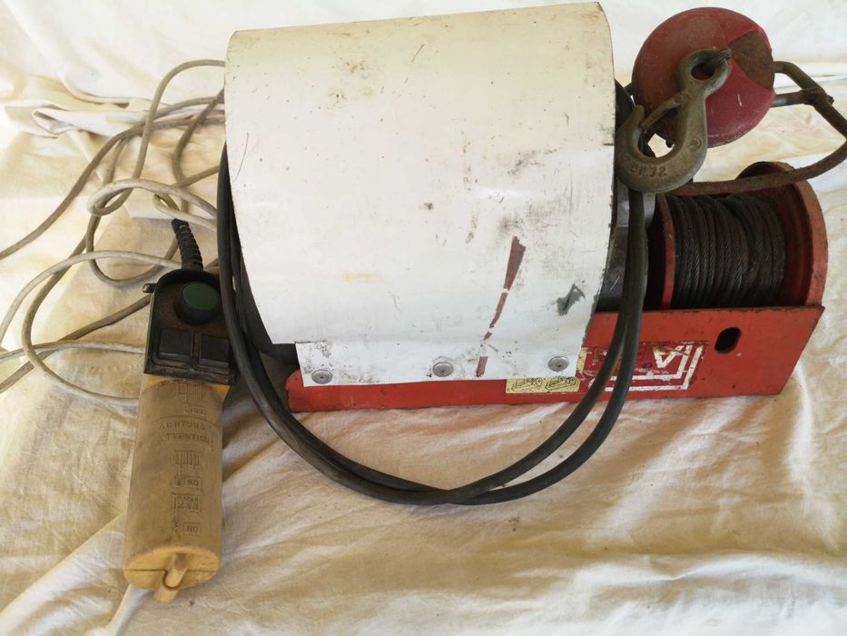 Gincho eletrico até 400kg com comando