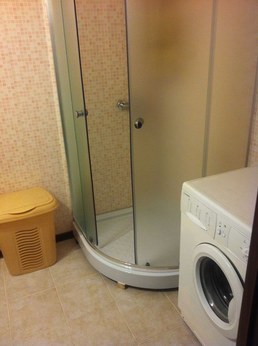 Сдам домик(ЗДАМ будиночок) с местом для автомобиля во дворе