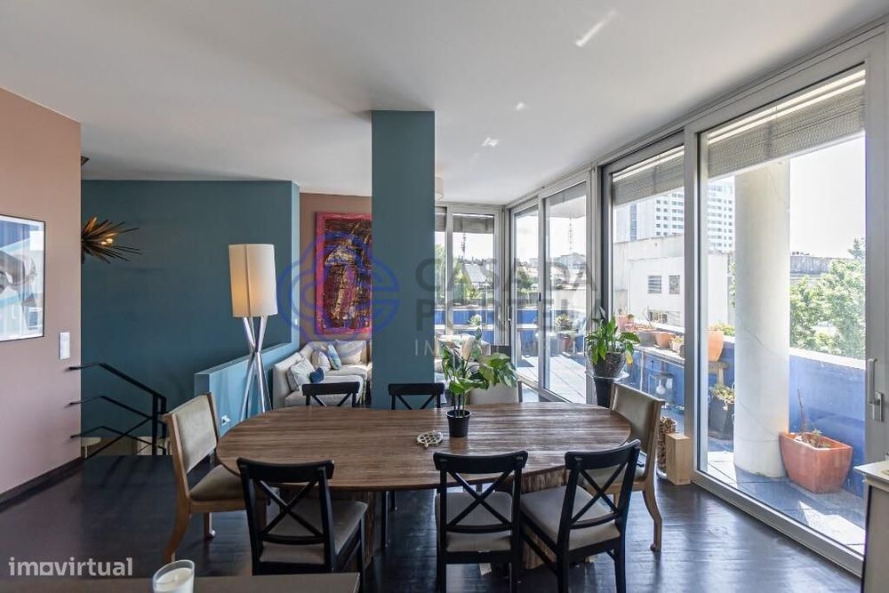 Excelente apartamento T5 rua de Serralves !Penthouse ! Terraço , 4 lug